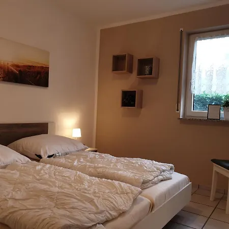 アパート Ferienwohnung Am Burgstor 9 Eg ブットヤーディンゲン